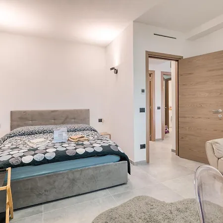 Gemma Marina Near Grock Museum - Happy Apartamento *